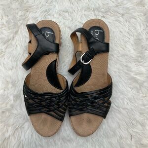 🌻3x$25
Sandals BOC blackLeather brown Platform Wedge buckle size 7